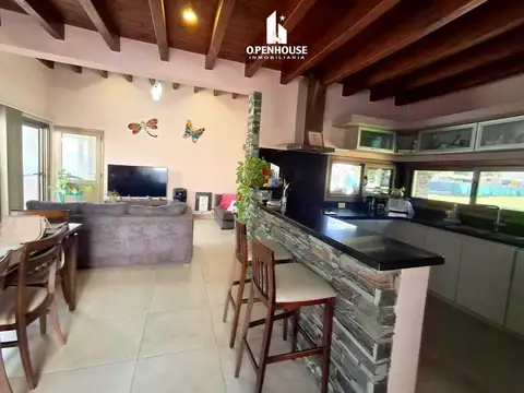 OPENHOUSE vende  hermosa casa barrio en privado Guaymallén.