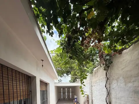 Casa en Venta en el Centro de Rivadavia, Mendoza