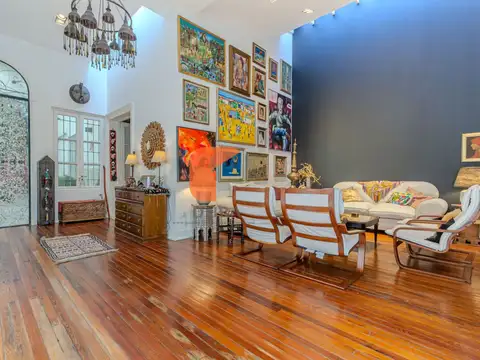 Casa Única en su estilo a pasos de UADE  apto multi-uso 