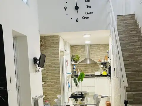 Depto Tipo Casa en Venta de 4 ambientes