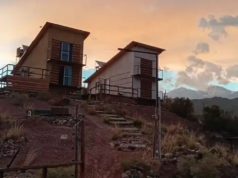 2 cabañas con vista al dique potrerillos y montaña
