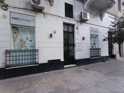 LOCAL EN VENTA MORENO Y SAN LORENZO. 80 METROS. U$S 120.000
