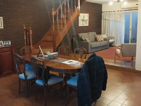 Depto Tipo Casa en Venta de 3 ambientes