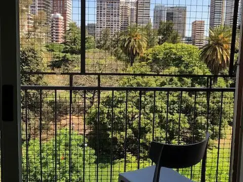 Departamento en Avenida Las Heras y Coronel Díaz.