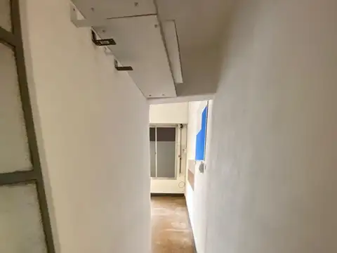 Alquiler Oficina Local  planta baja a metros de avenida mitre sin expensas