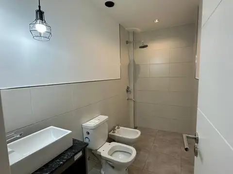 DEPARTAMENTO EN VENTA DE 1 DORMITORIO B SAM MARTIN A ESTRENAR PLANTA BAJA