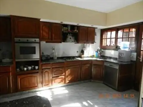 Casa 5 ambientes con 4 baños