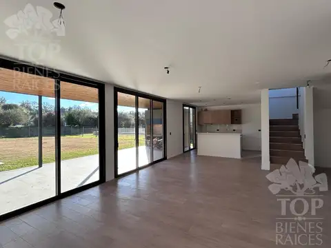 Casa en Venta en El Cantón, USD 299.000