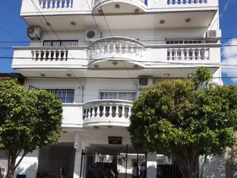 Venta   Triplex  de 3 ambientes con cochera