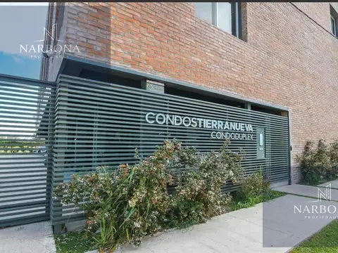 VENTA DUPLEX 2 DORMITORIOS CON COCHERA EN CONDO TIERRA NUEVA- FISHERTON
