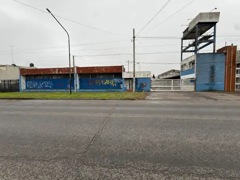 Galpón en Alquiler en Los Hornos, La Plata