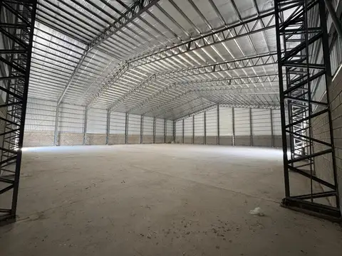 Galpon en Alquiler 40  mts Frente