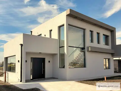 Casa en venta en La Alameda, Canning - 4 ambientes a estrenar con pileta y quincho