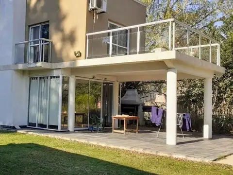 Casa en Alquiler de 3 dormitorios