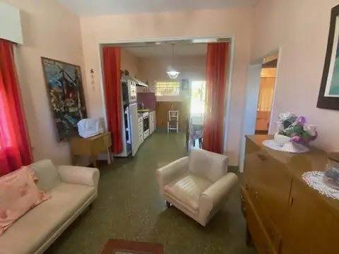 Casa 3 ambientes con 1 baño