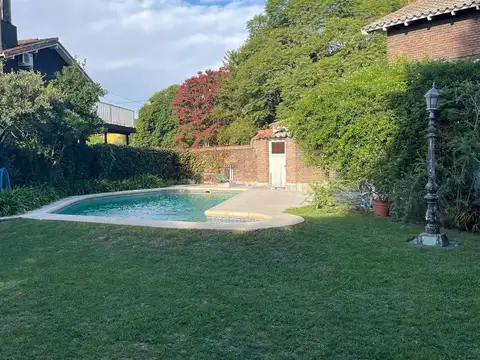 CASA 8 AMB. VENTA CIUDAD EVITA