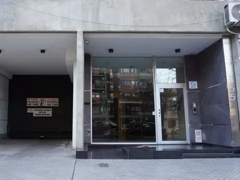 Venta Cochera a mts de Universidad de Medicina