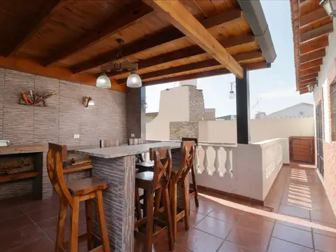 ACEPTA VH: CASA 3 AMB + PATIO+QUINCHO+PLAYROOM+TER