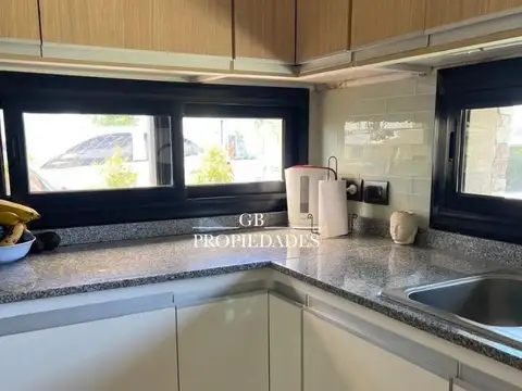 Venta de Casa en Santa Lucia, Pilar del Este