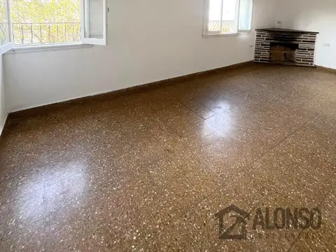 Depto Tipo Casa en Alquiler de 2 dormitorios