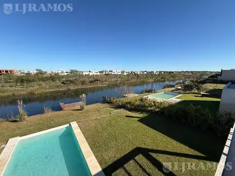 Casa 4 ambientes con 3 baños