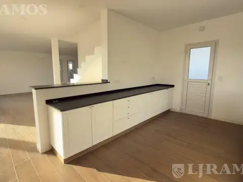 Casa en Alquiler en Puertos - Barrio Costas, USD 2.300