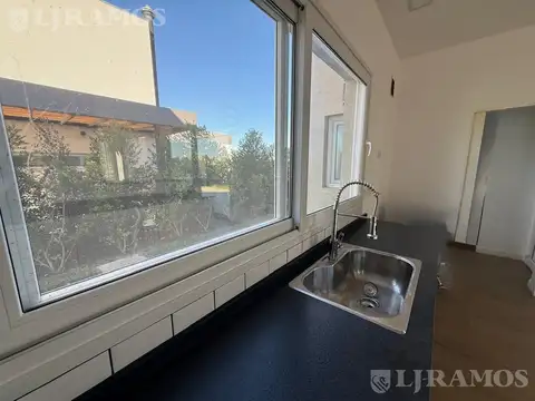 Casa en Alquiler en Puertos - Barrio Costas, USD 2.500