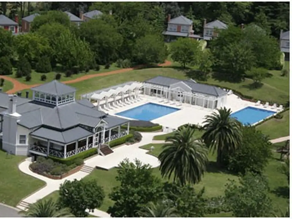 Áreas comunes piscina, gimnasio, club-house en Septiembre