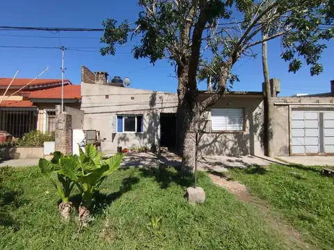 CASA DE 7 AMBIENTES EN ALTOS DEL VALLE