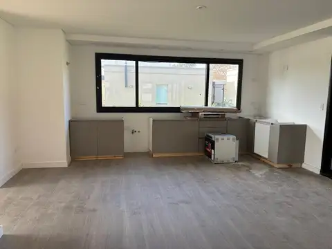 hermosa casa a estrenar en Haras del sol sobre 1620 m2 lote.