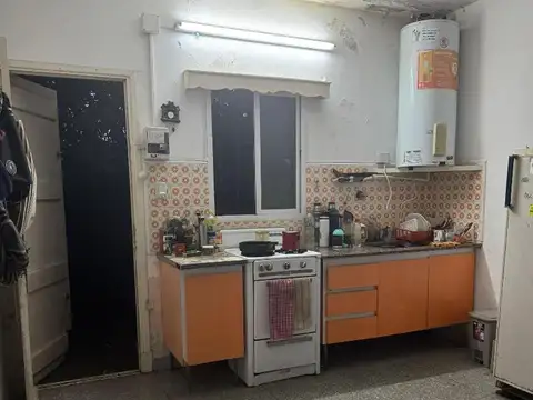 Casa sobre tranquilo lote