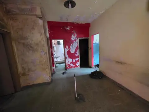 Loma Hermosa Casa en Venta a Refaccionar Lote 220 m F: 11300