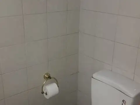 EN VENTA HERMOSA CASA-3 DORMITORIOS-TERRAZA-LAVADERO-GARAJE. COCINA-COMEDOR