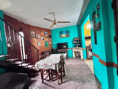 Depto Tipo Casa 4 ambientes con 2 baños