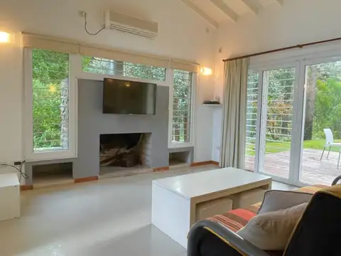 Casa en Venta en Mar De Las Pampas, USD 250.000