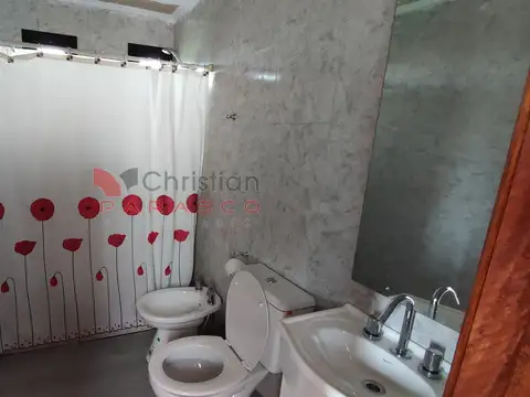 Casa 2 ambientes con 1 baño