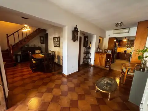 Depto Tipo Casa en Venta de 3 ambientes