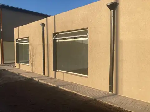 LOCALES EN VENTA - EN LOS LAPACHOS PÉREZ