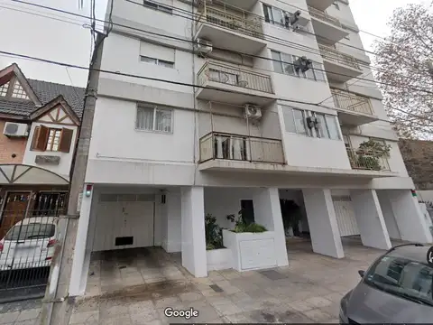 *AMPLIA COCHERA DE 5 X 3 EN EDIFICIO ZONA CENTRICA DE RAMOS MEJIA *PORTON AUTOMATIZADO 