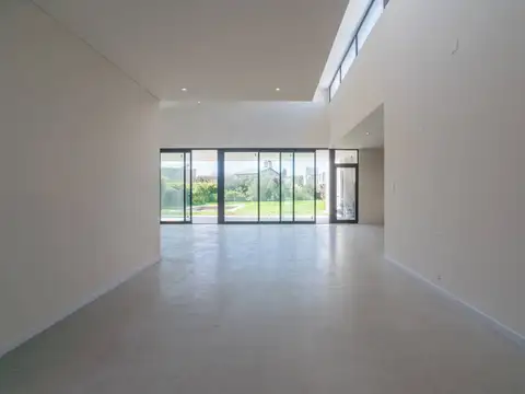 CASA DE CATEGORIA A ESTRENAR EN BARRIO PRIVADO LAS ALMENAS