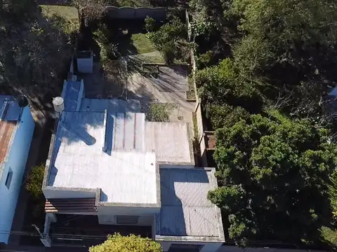 VENTA/CASA/EXCELENTE UBICACIÓN/LEHMANN