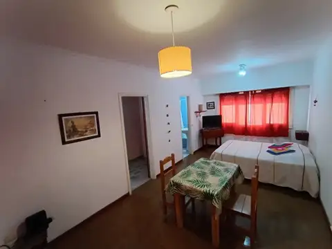 Monoambiente ubicado en el Macro Centro de Mar del Plata, a pasos de Plaza y Avenida Colón y pl...
