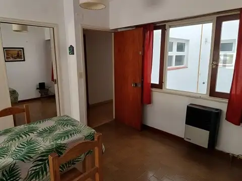 Monoambiente ubicado en el Macro Centro de Mar del Plata, a pasos de Plaza y Avenida Colón y pl...