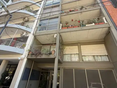 Alquiler 2 amb muy amplio con patio, cañitas