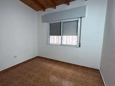 Depto Tipo Casa 3 ambientes con 1 baño
