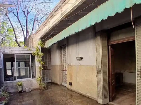 VENTA CASA FLORESTA A REFACCIONAR