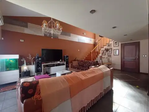 Casa 4 ambientes con 4 baños