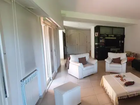 Casa en Venta en Carapachay, USD 490.000