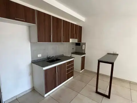 Departamento en Alquiler en Jose Leon Suarez, $ 550.000
