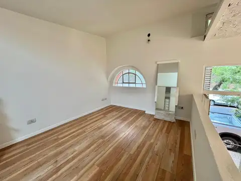 Depto Tipo Casa en Venta 100 años